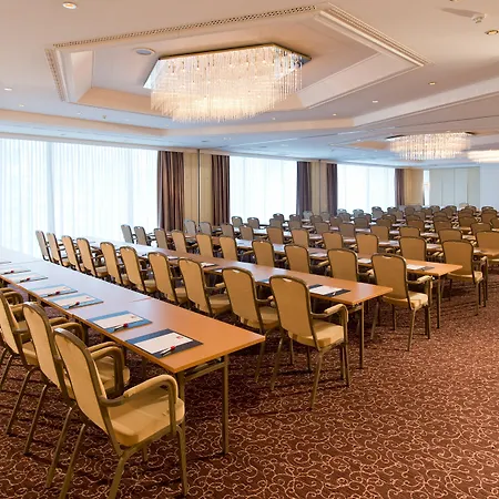 Отель Leonardo Arabellapark 4*