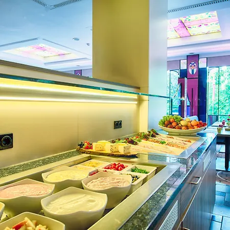 Leonardo Arabellapark Hotel München