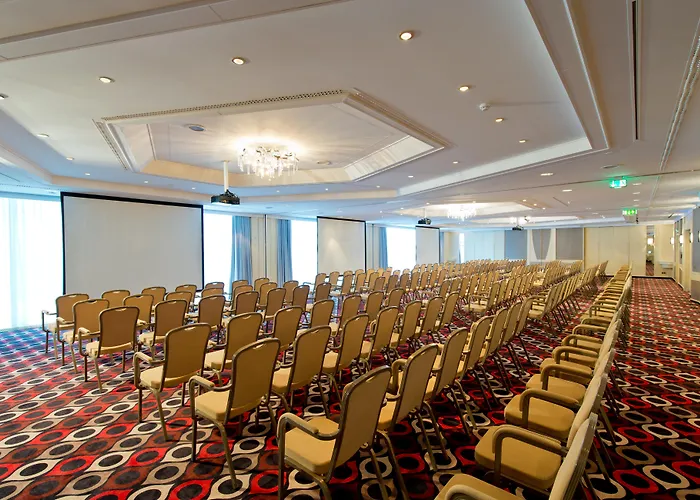 Hotel Leonardo Arabellapark 4*