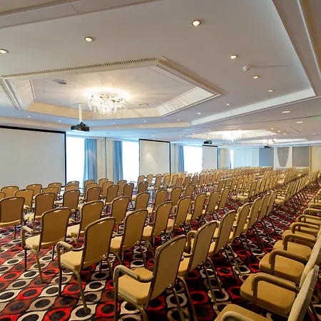 Hotel Leonardo Arabellapark 4*